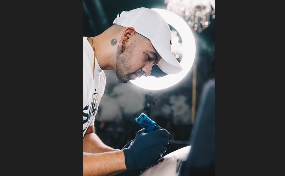 Tatuar es un arte y por ello se debe hacer con un experto