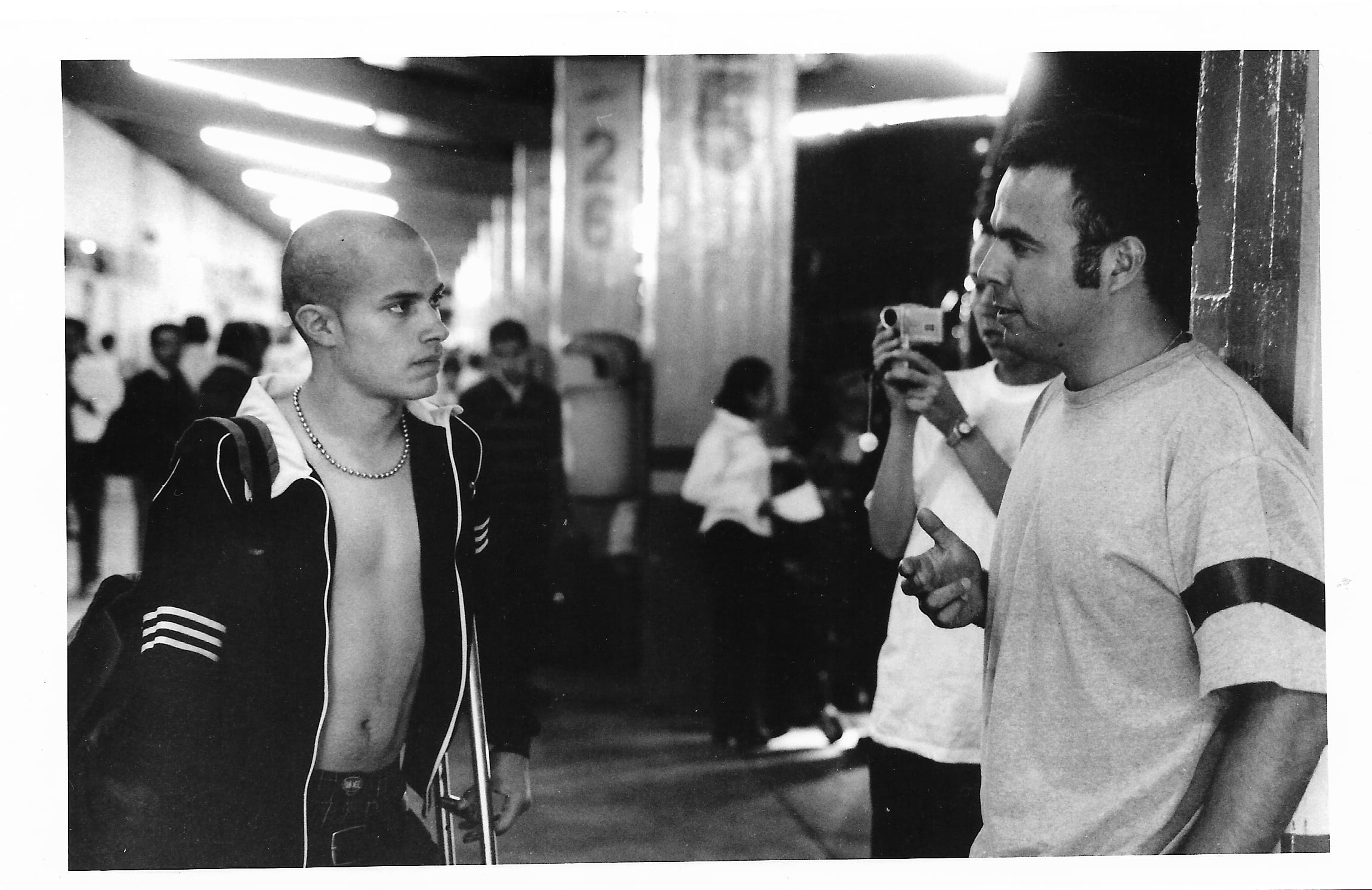 Amores Perros, la ópera prima de Alejandro González Iñárritu cumple 25 años y regresa a las salas de cine, así la podrá ver en Colombia