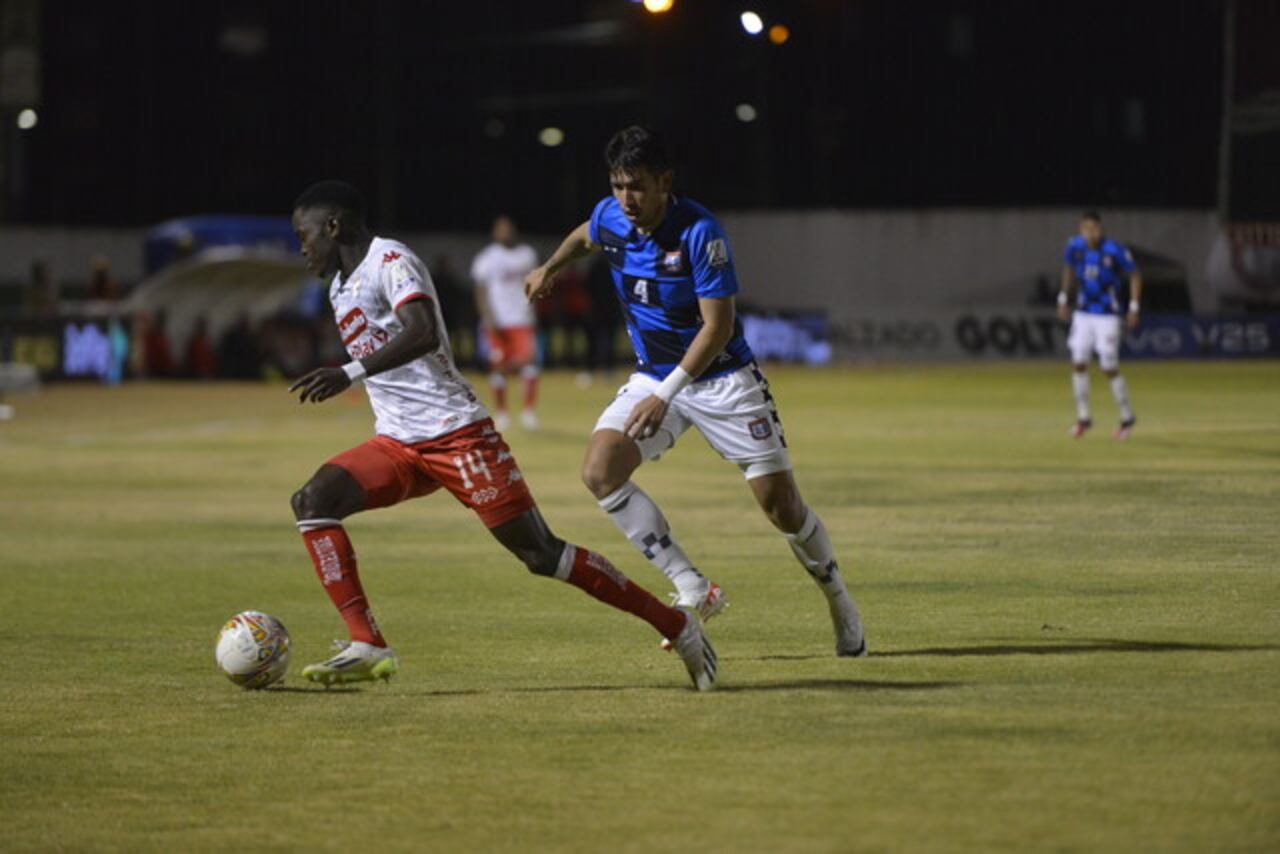 Santa Fe vs Boyacá Chicó en el Estadio La Independiencia