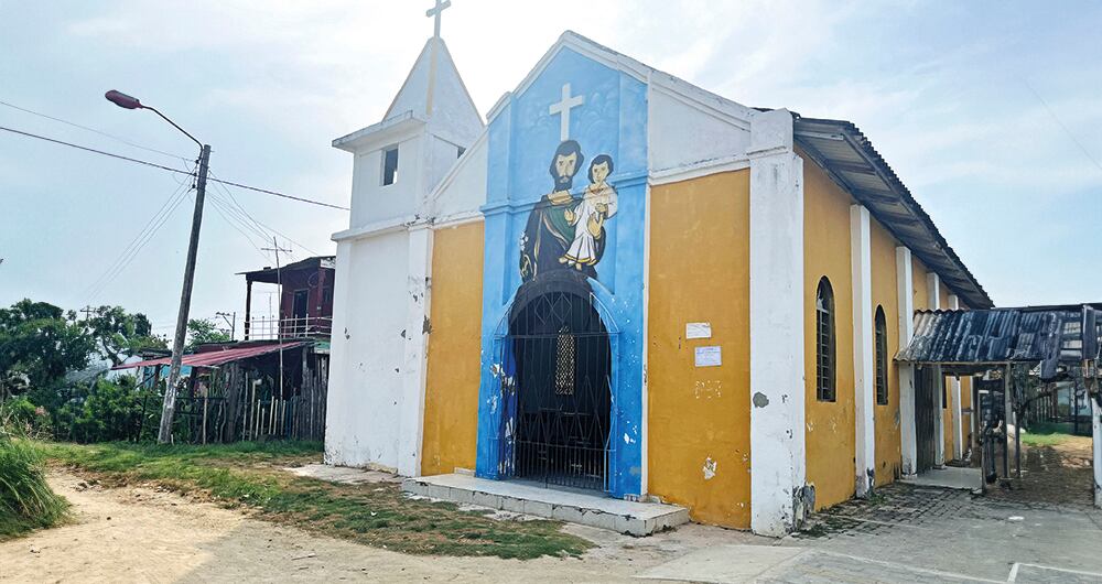 En esta población los paramilitares imponen su ley. 