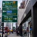Interesección en Londres para tomar la autopista M1 norte en Praed Street, Paddington, el 9 de enero de 2023 en Londres, Reino Unido. La autopista M1 conecta Londres con Leeds, en el norte de Inglaterra, donde se une a la A1.