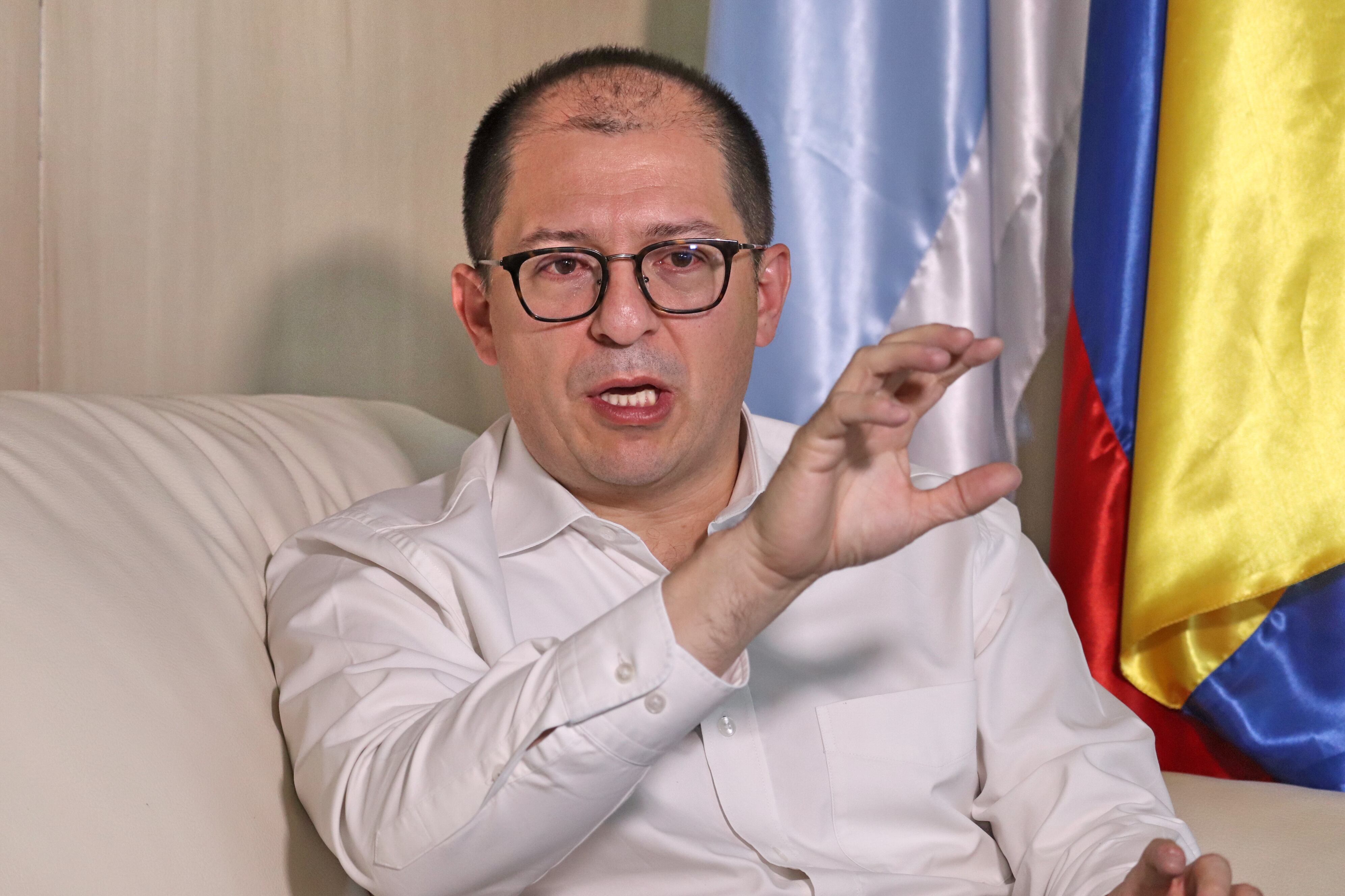 Reunión entre el fiscal Francisco Barbosa y la gobernadora del Valle Dilian Francisca Toro