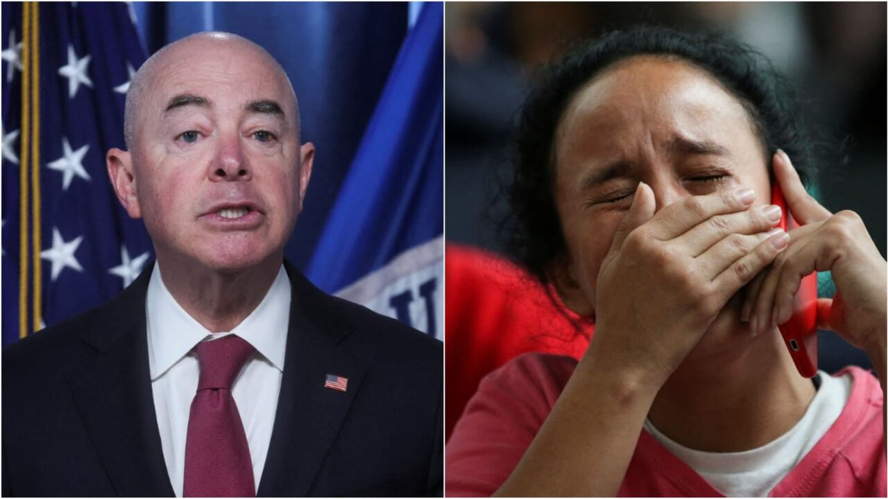 Una mujer migrante colombiana reacciona en el Aeropuerto Internacional El Dorado después de ser deportada de Estados Unidos.