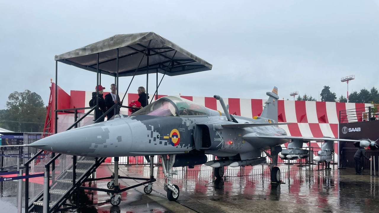 ¿Se enreda compra de aviones Gripen? Colombia contra firma para asesorar la negociación.