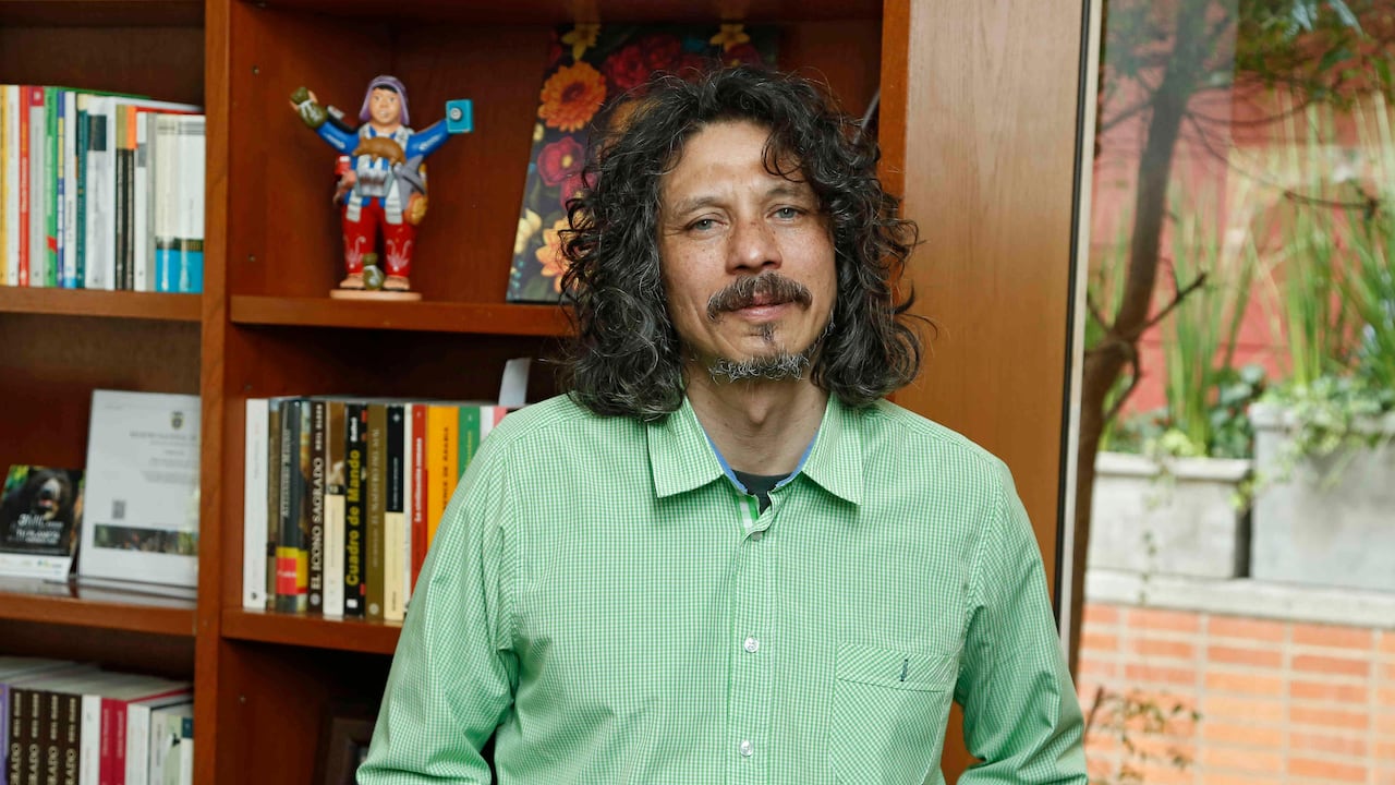 Luis Miguel Rivas nació en Cartago, Valle. Pero su infancia y su juventud la vivió en Medellín.