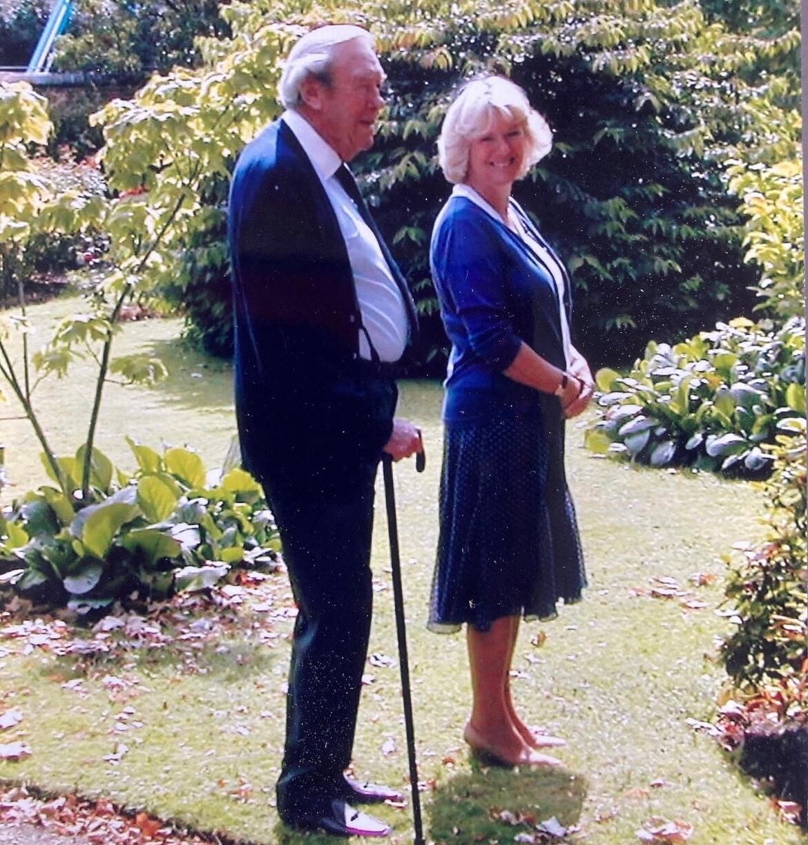 Camilla y papá. Instagram@theroyalfamily