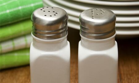 El bajo consumo de sal puede ayudar a prevenir enfermedades cardíacas.