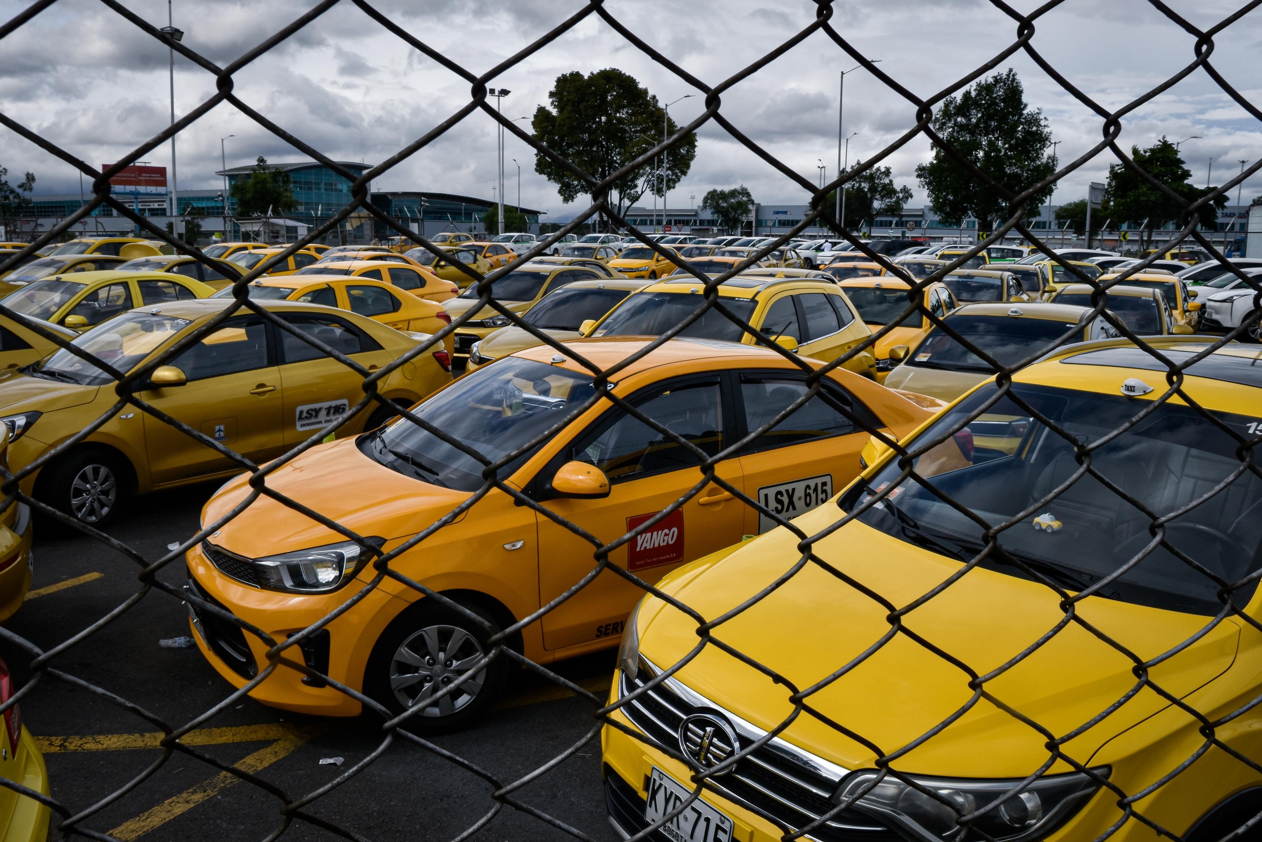 El gremio de taxistas del Aeropuerto Internacional El Dorado