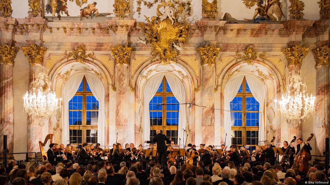 La "Sinfonía en sol menor" de Mozart llenó el Salón Imperial de la Residencia de Wurzburgo.