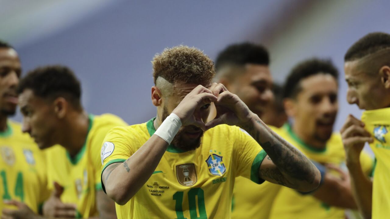 Neymar en su juego con Venezuela