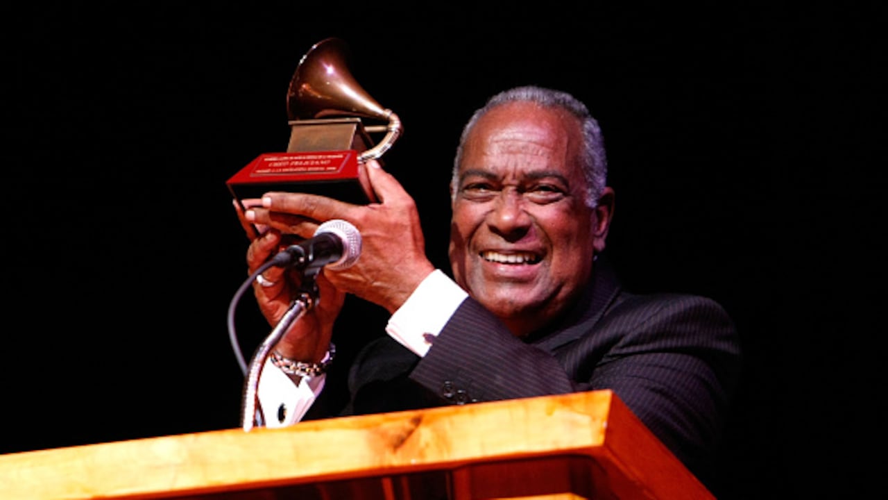 El cantante Cheo Feliciano durante la ceremonia de entrega de premios especiales de la Academia Latina de la Grabación, celebrada en noviembre de 2008 en Houston, Texas. (Photo by Michael Buckner/WireImage) *** Local Caption ***