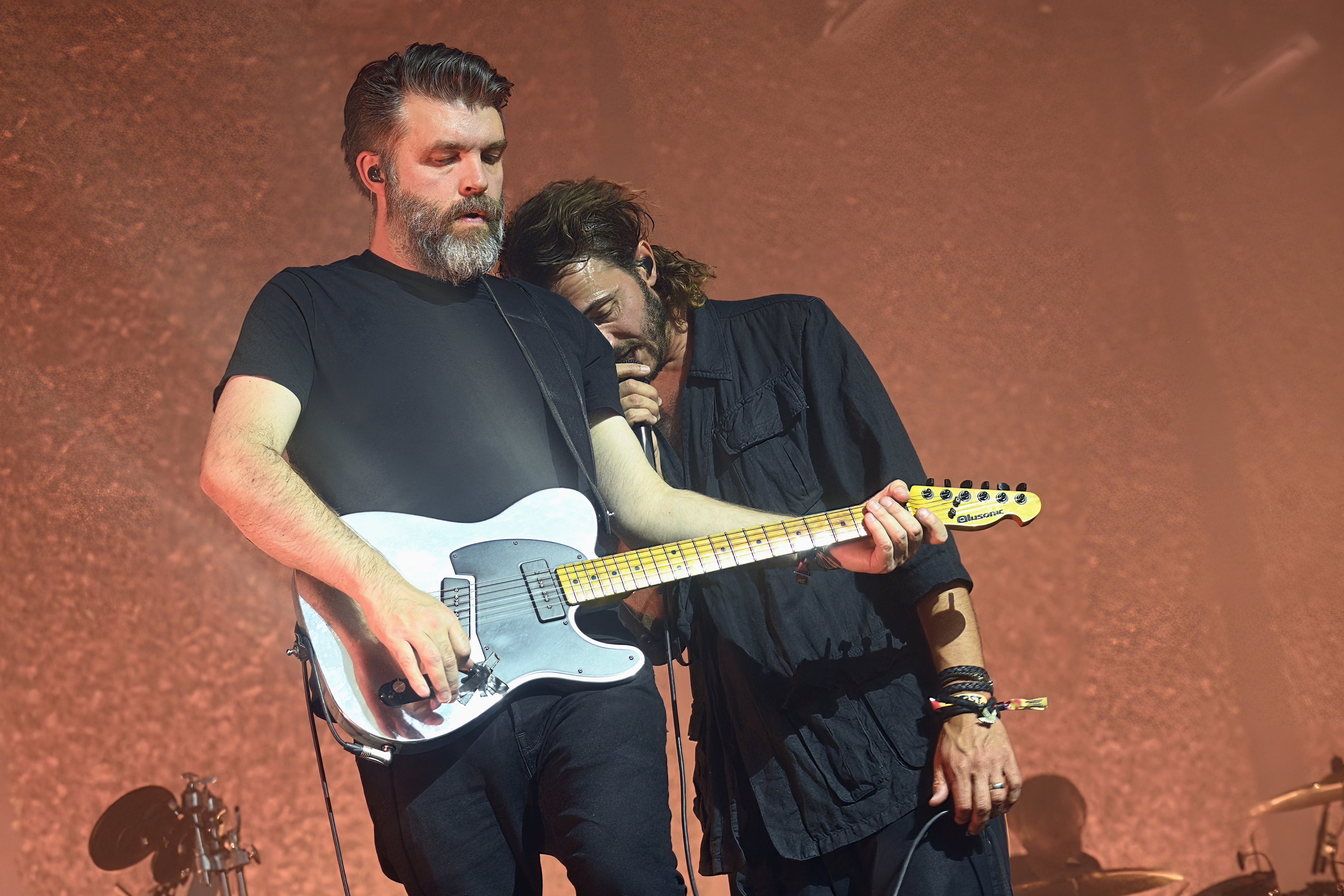 Justin Lockey y Tom Smith, de Editors, en el festival Sziget 2024 de Budapest. Foto: Didier Messens/Redferns.
