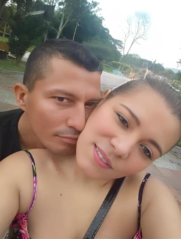 Mildred Ortiz Pérez y su esposo.