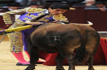 Franco Salcedo, Cali, 17 años, cita a su oponente. El torero triunfó en la última novillada. 