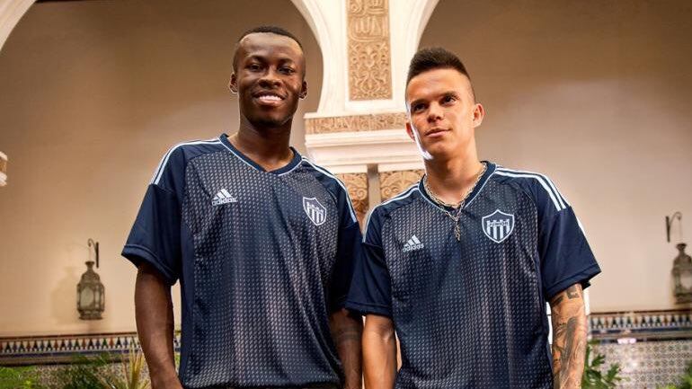 Nueva camiseta de Junior.