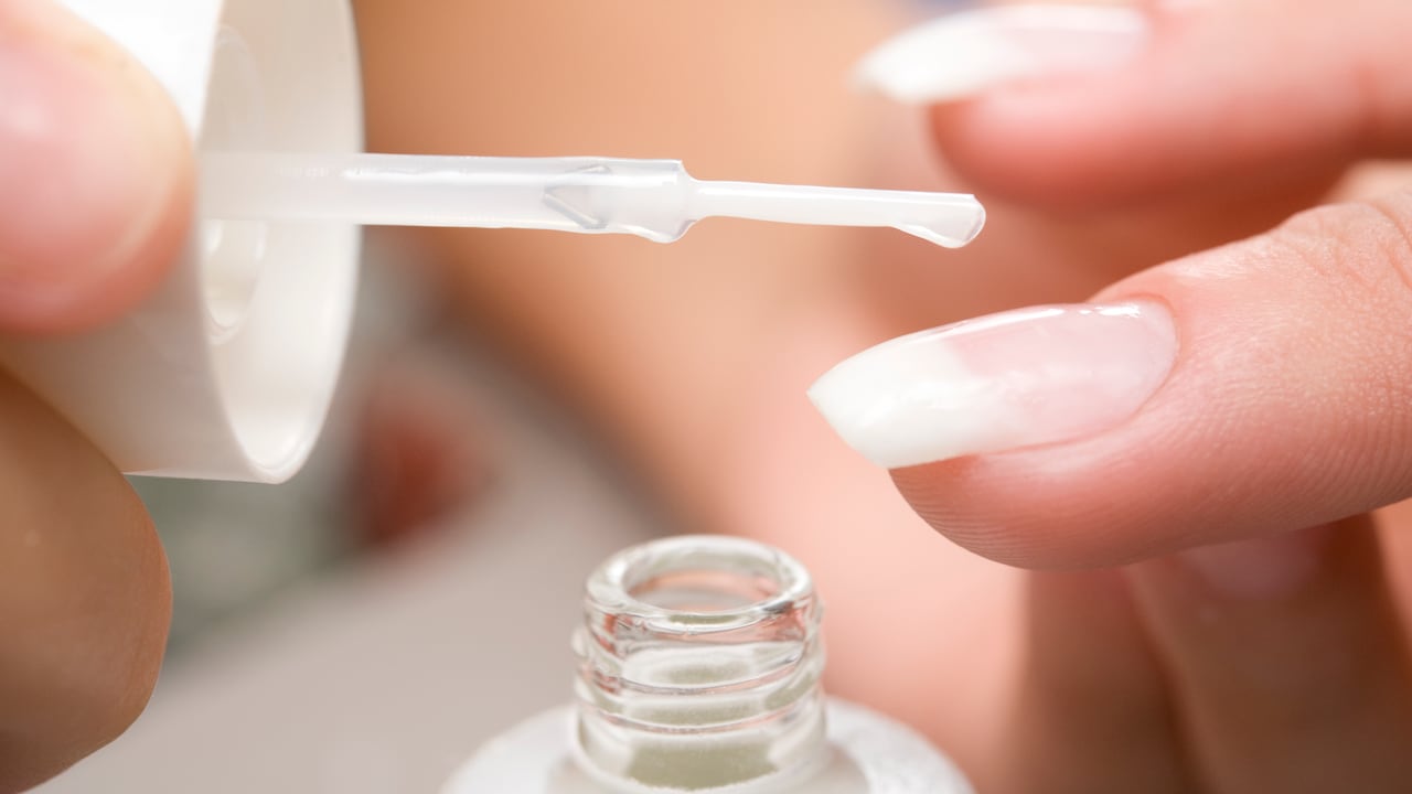 Las uñas quebradizas pueden estar relacionadas con afecciones de salud.