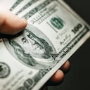 El precio del dólar ha estado como en una montaña rusa. Por ahora, la incertidumbre y su volatilidad se mantendrán.