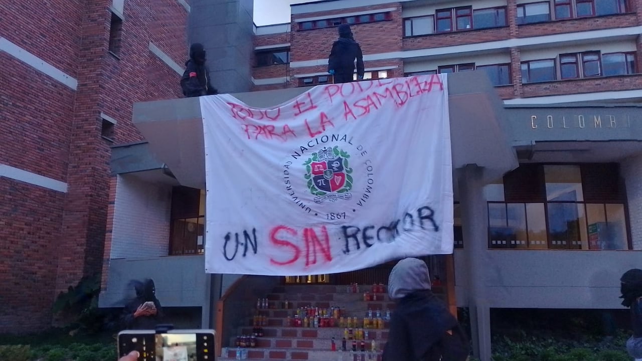 Encapuchados Universidad Nacional