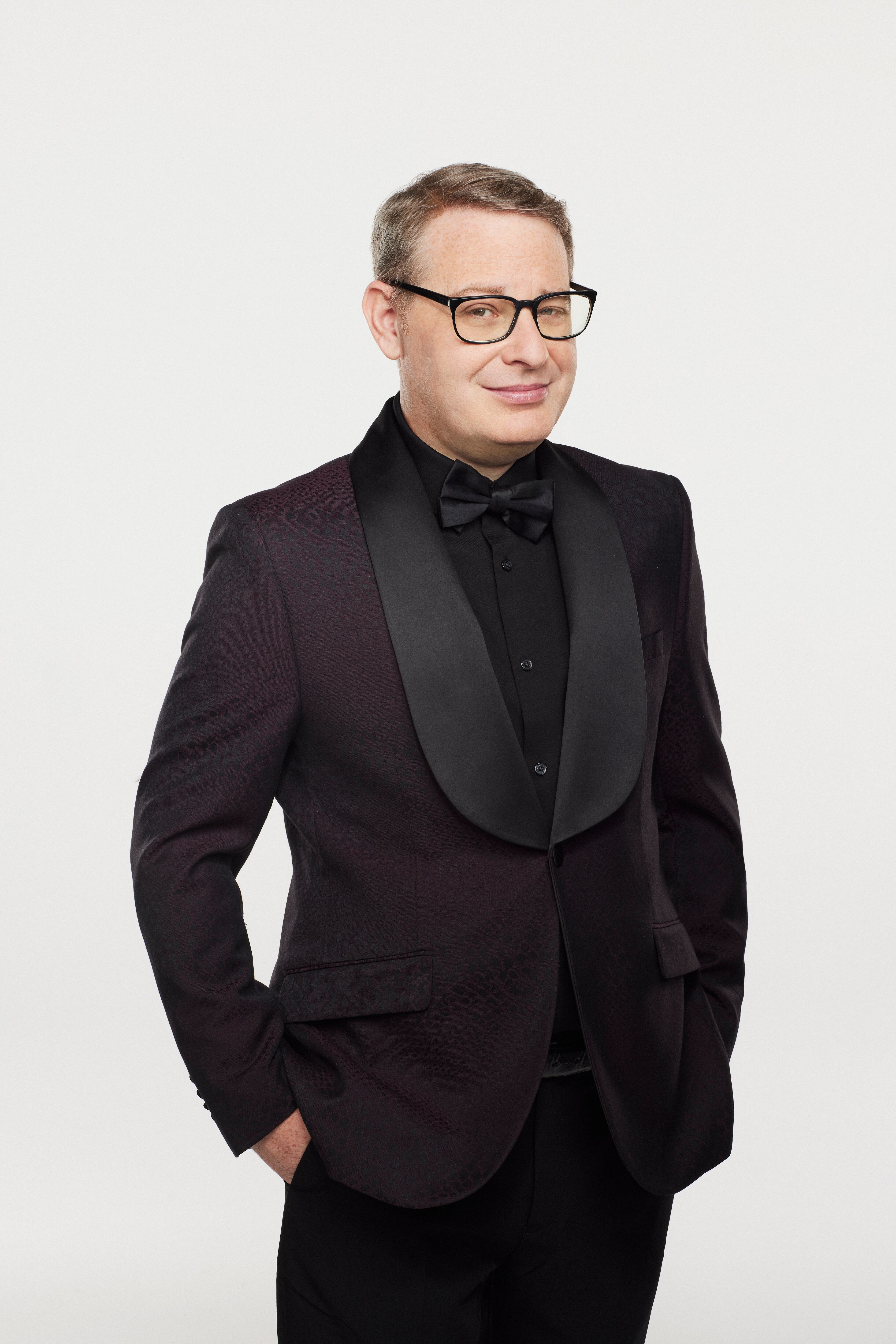 Axel Kuschevatzky es un productor cinematográfico, guionista y periodista argentino especializado en cine. Es votante de la Academia, integra el Producers Guild of America, e hizo parte de una producción ganadora del Óscar, como 'El secreto de sus ojos'. Cubre la alfombra roja desde 2004.