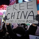 Los manifestantes organizan una manifestación para denunciar las continuas políticas de cero COVID del gobierno chino en Seúl, Corea del Sur, el miércoles 30 de noviembre de 2022. (AP Photo/Ahn Young-joon)