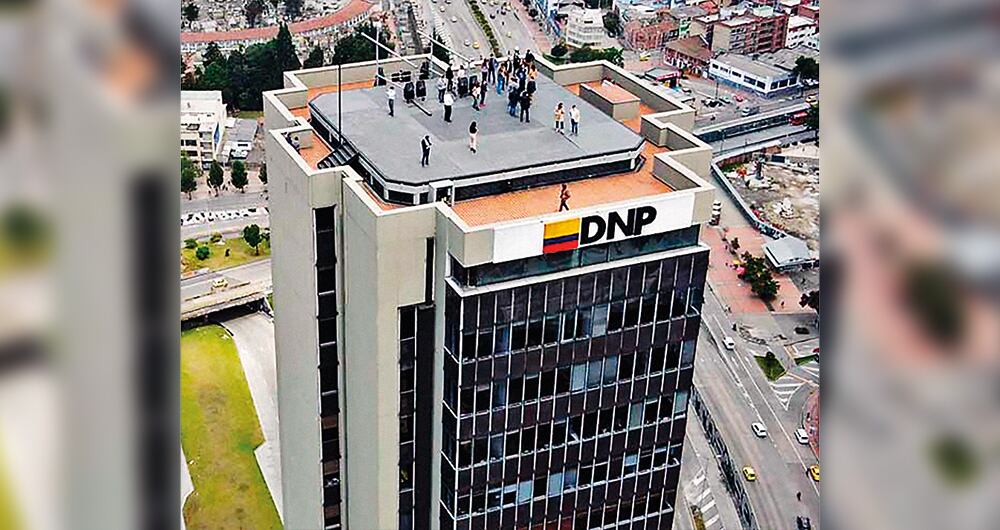 Varios de los técnicos de la entidad están molestos porque llegaron personas sin experiencia para los cargos.