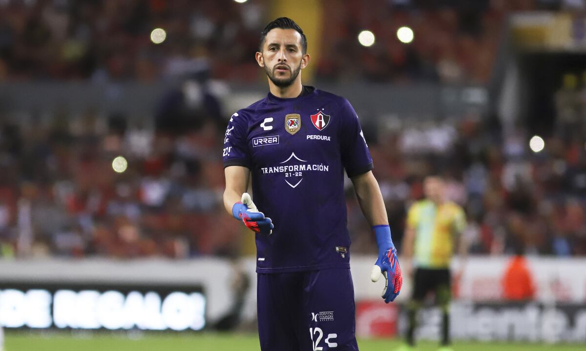 GUADALAJARA, MEXICO - FEBRUARY 06: Camilo Vargas, goalkeeper of Atlas, looks on during the 4th round match between Atlas and Santos Laguna as part of the Torneo Grita Mexico C22 Liga MX at Jalisco Stadium on February 6, 2022 in Guadalajara, Mexico. (Photo by Getty Images/Carlos Zepeda/Jam Media)