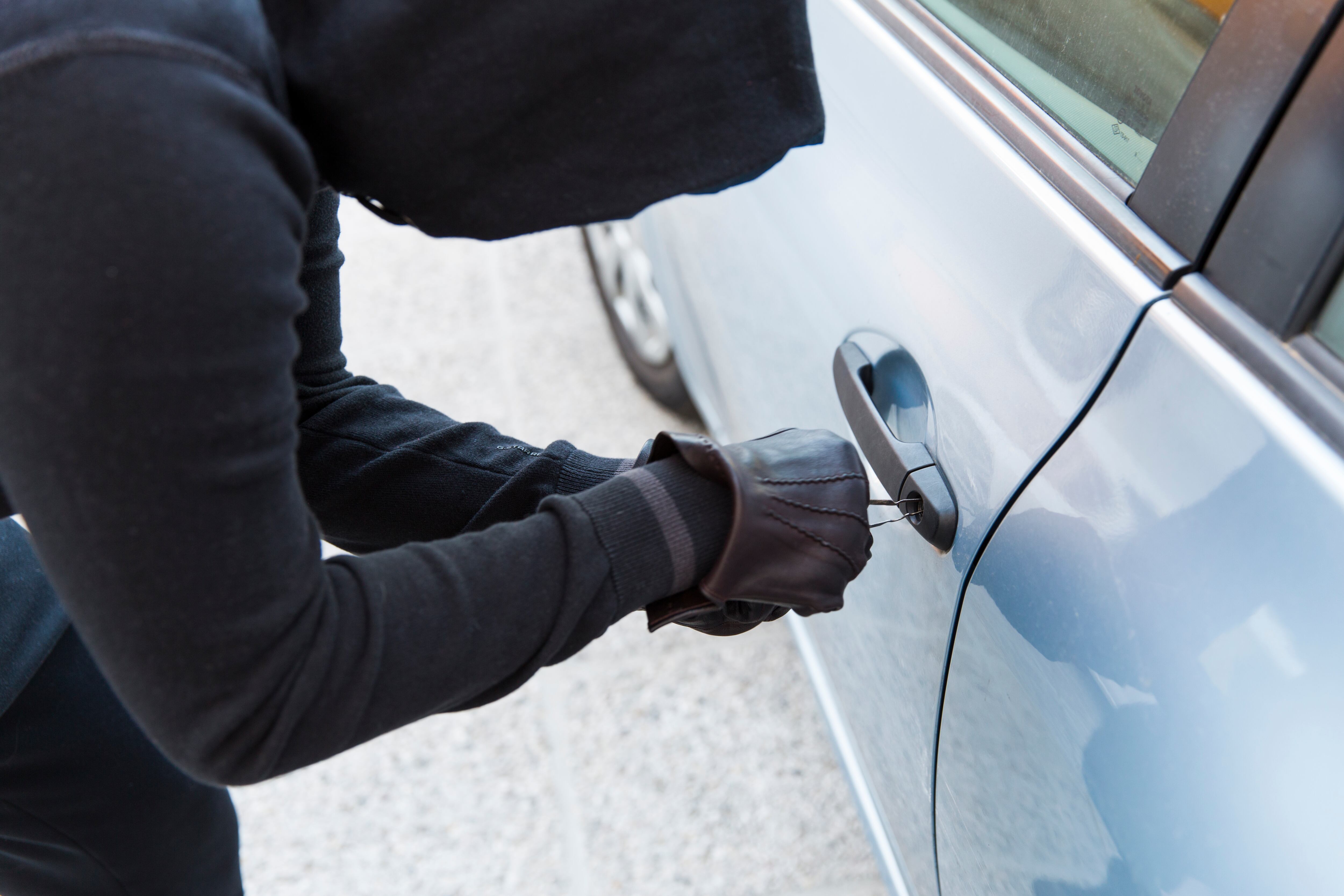 Es importante estacionar el vehículo en lugares bien iluminados y transitados.
