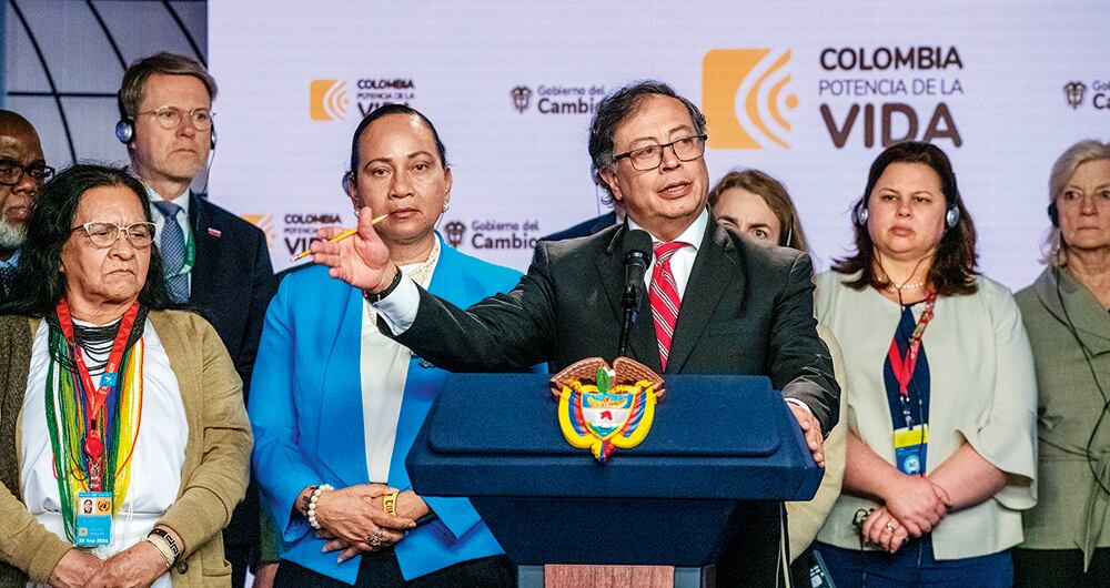  El presidente Gustavo Petro aseguró que hay un golpe blando contra su Gobierno y les pidió a los organismos internacionales hacer una visita a Colombia para revisar el proceso de elección de la nueva fiscal, que está a cargo de la Corte Suprema de Justicia.