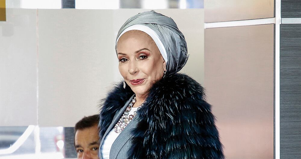  Córdoba sabe que la izquierda radical la respalda, entre ellos los senadores Iván Cepeda y Alexánder López, mientras que Gustavo Bolívar ha sido prudente frente a sus escándalos. Otro sector encabezado por Roy Barreras la quiere lejos del Congreso.