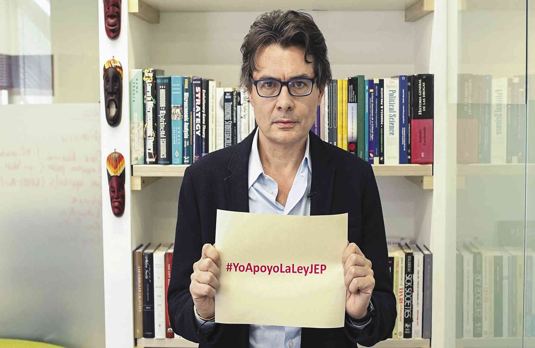 ALEJANDRO GAVIRIA, exministro