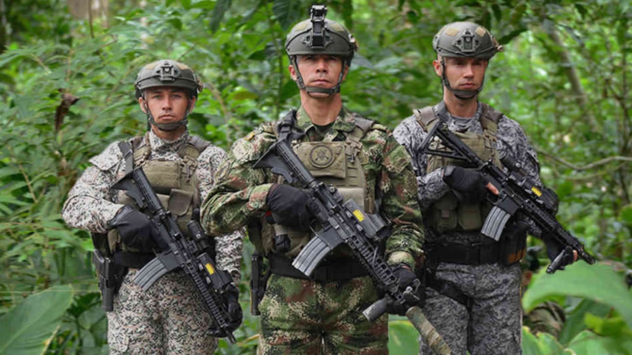 "Las Fuerzas Militares no competiremos en una carrera armamentista con otros países. Seremos una fuerza de hombres y mujeres de honor con una gran capacidad de innovación".