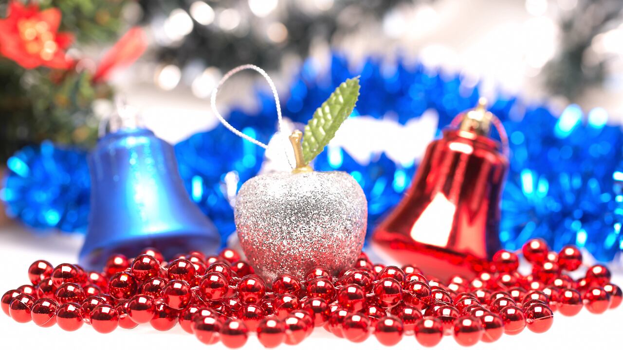 Los agüeros son una parte fundamental de estas festividades, pues reflejan la mezcla de creencias populares, culturales y espirituales que caracterizan al país.