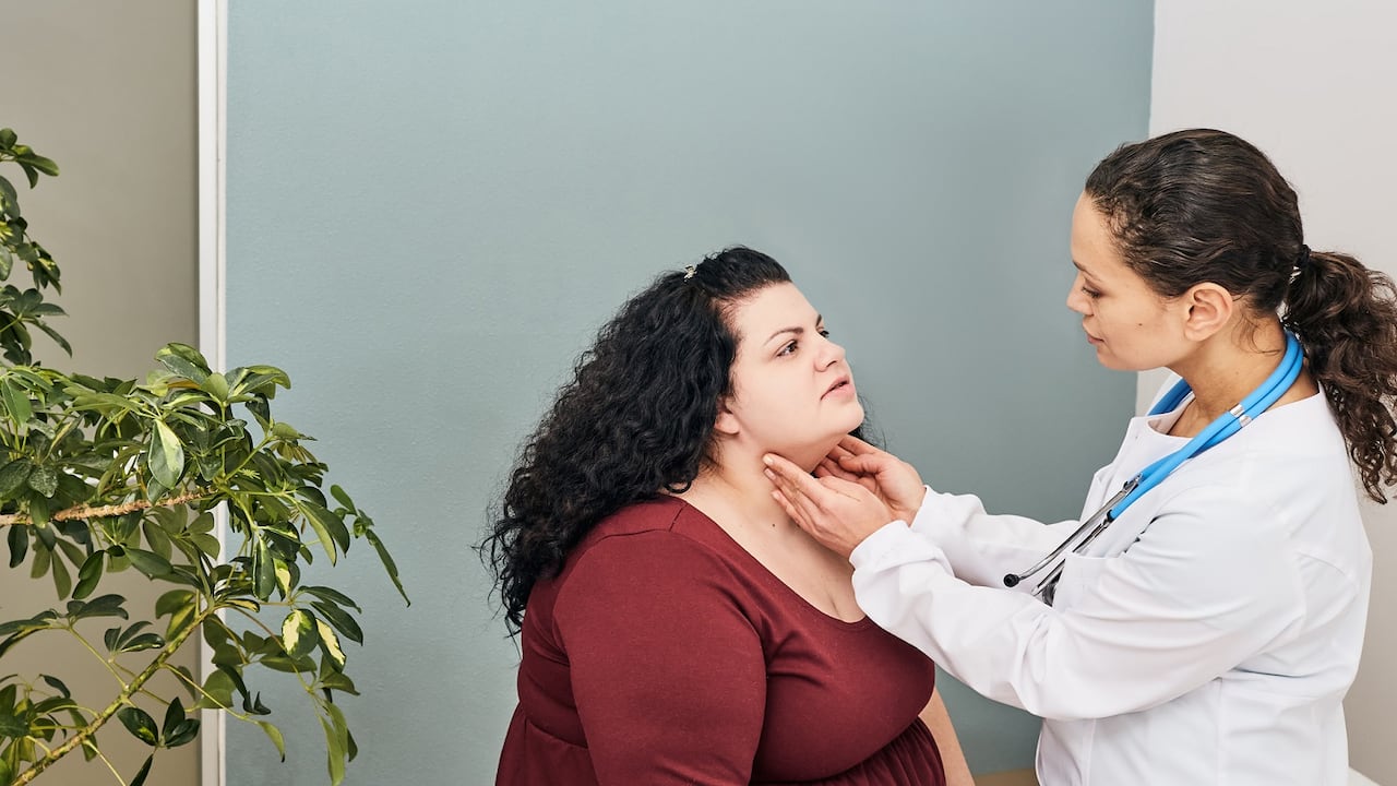 Cuando una persona sufre de hipotiroidismo debe llevar una dieta saludable.