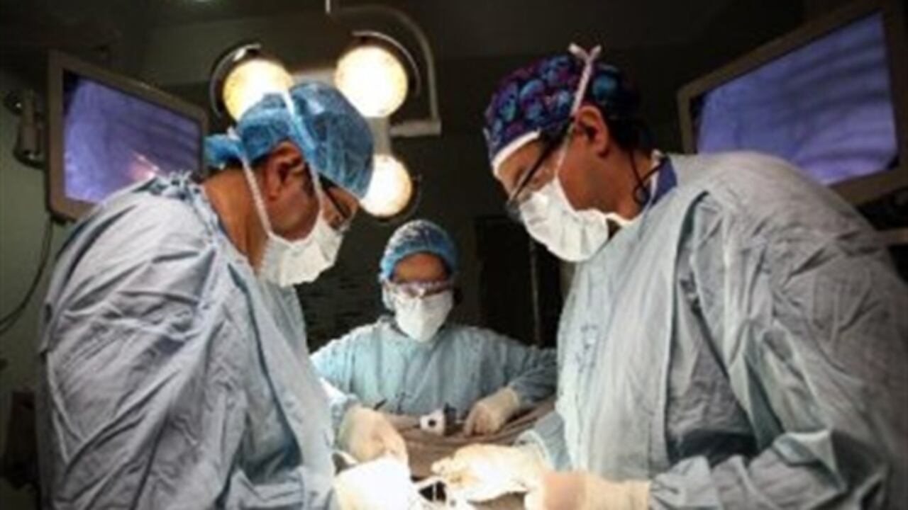 El presidente Uribe dijo que el Gobierno hará un esfuerzo para que al final del semestre los 23 millones de colombianos del Régimen Subsidiado puedan tener el mismo plan de beneficios del Régimen Contributivo.