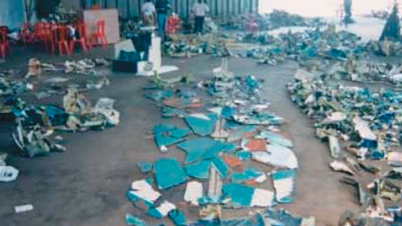 El vuelo de Silk Air 185, un Boeing 737 en ruta de Yakarta, Indonesia a Singapur.