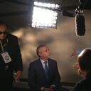 Momento exacto en el que el equipo de campaña de Rodolfo Hernández interrumpe la entrevista.