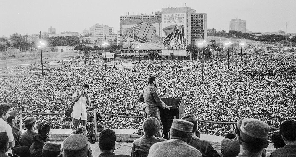 El 5 de agosto de 1994, los cubanos se reunieron en el Malecón de La Habana. 