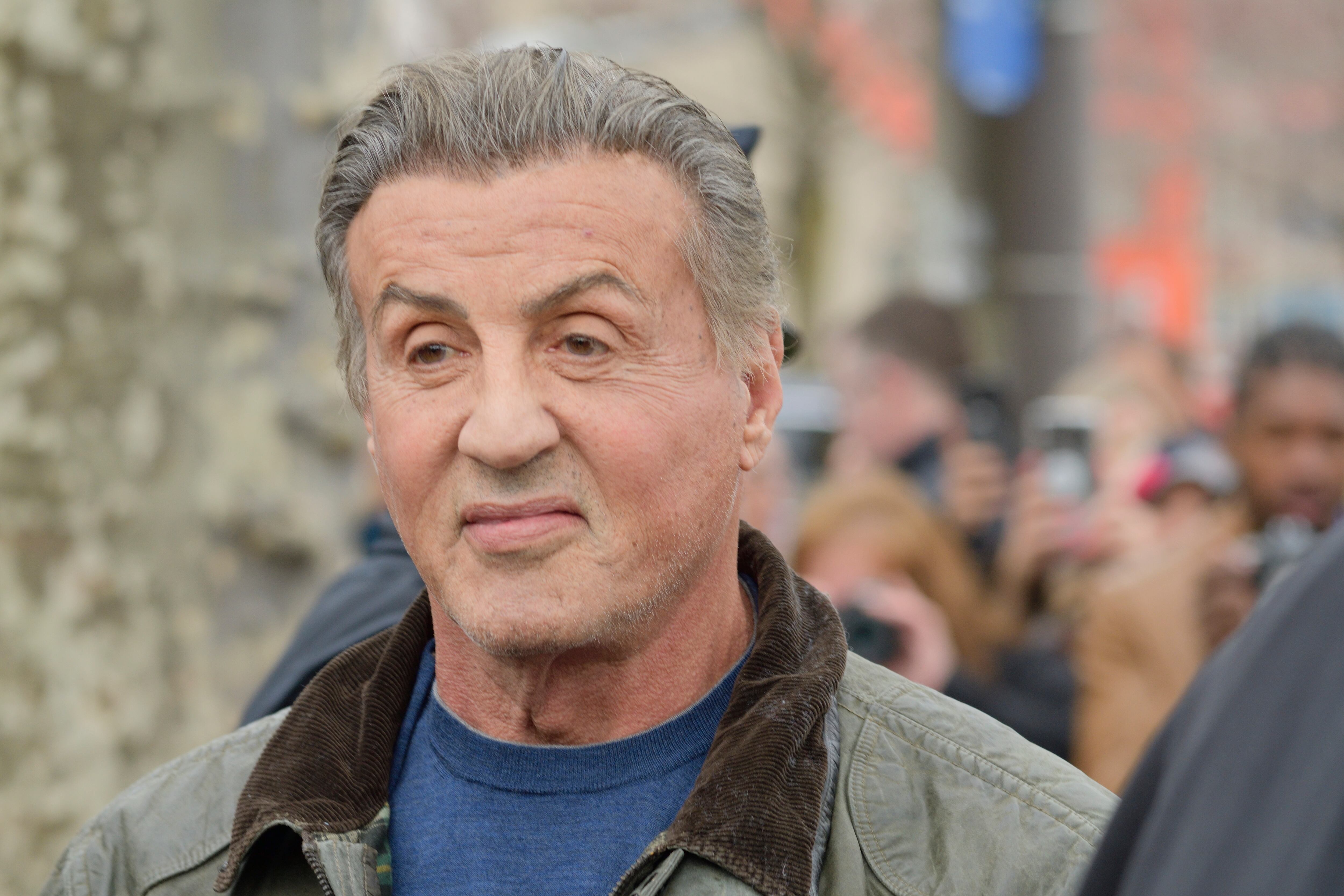 La cinta "Rocky", de 1976, de la que se produjeron otras tres películas (y retomada por medio de su saga derivada "Creed") mostró al mundo un crudo retrato y una mirada brutal al mundo de los campeonatos mundiales de boxeo.