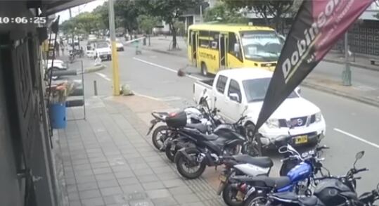 El conductor se habría percatado que la puerta estaba abierta.