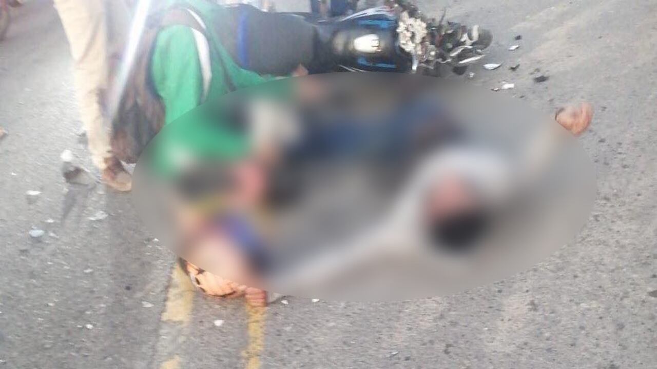 Invasión de carril sería la causa del choque.