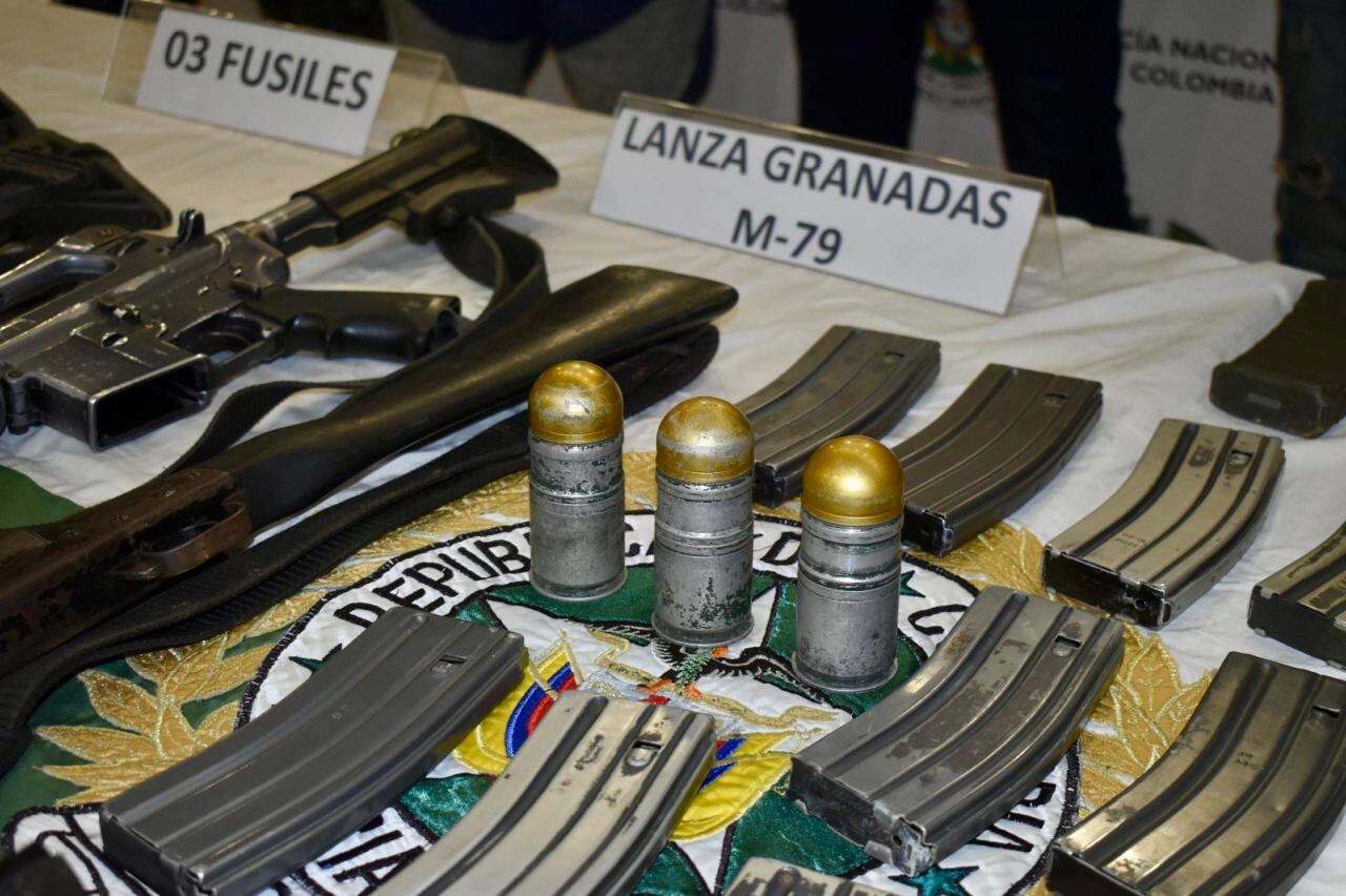 Municiones decomisadas en la operación militar.