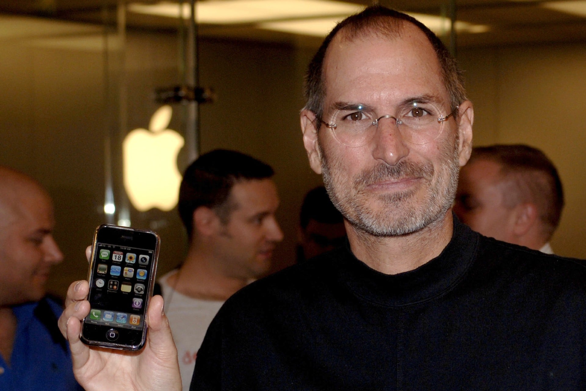 Steve Jobs presentó el iPhone al mundo en 2007.