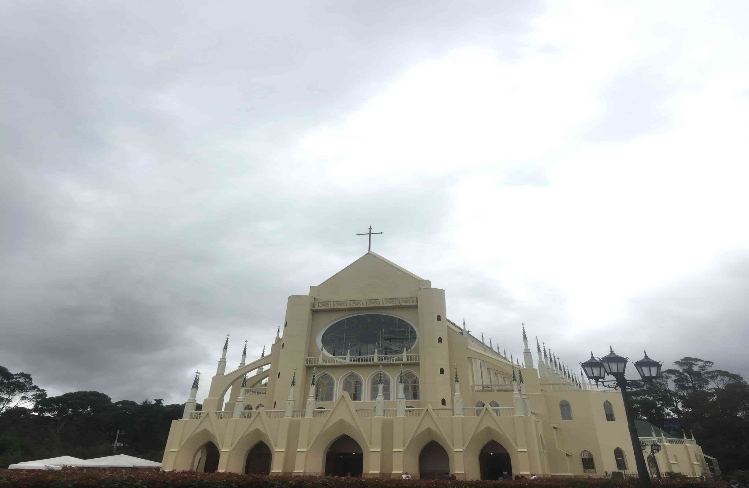 ¿Cómo llegar? A 25 kilómetros al norte de Bogotá. Los horarios de las misas son: sábados: 12:00 m., y domingos: 10:00 a.m.,  12:00 m., y 4:00 p.m. Foto: Semana.