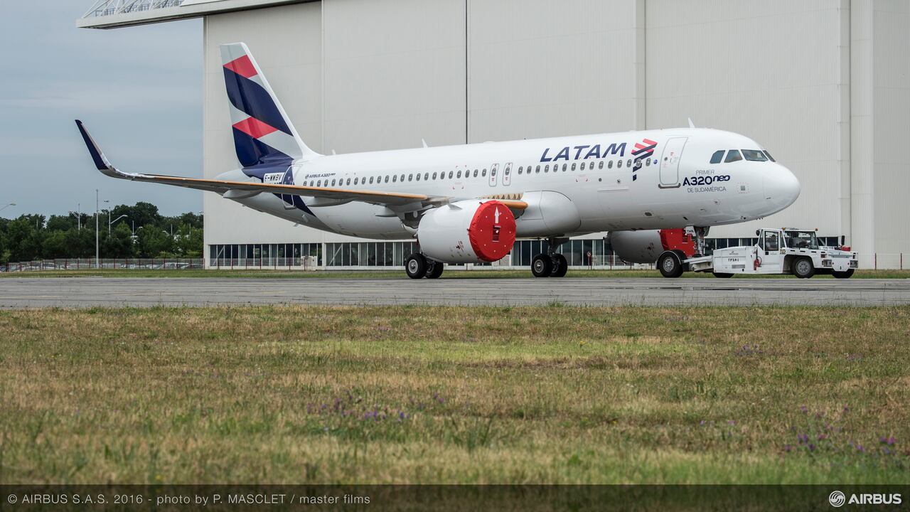 Latam anuncia que retomará operaciones diarias en su vuelo Bogotá - Caracas.