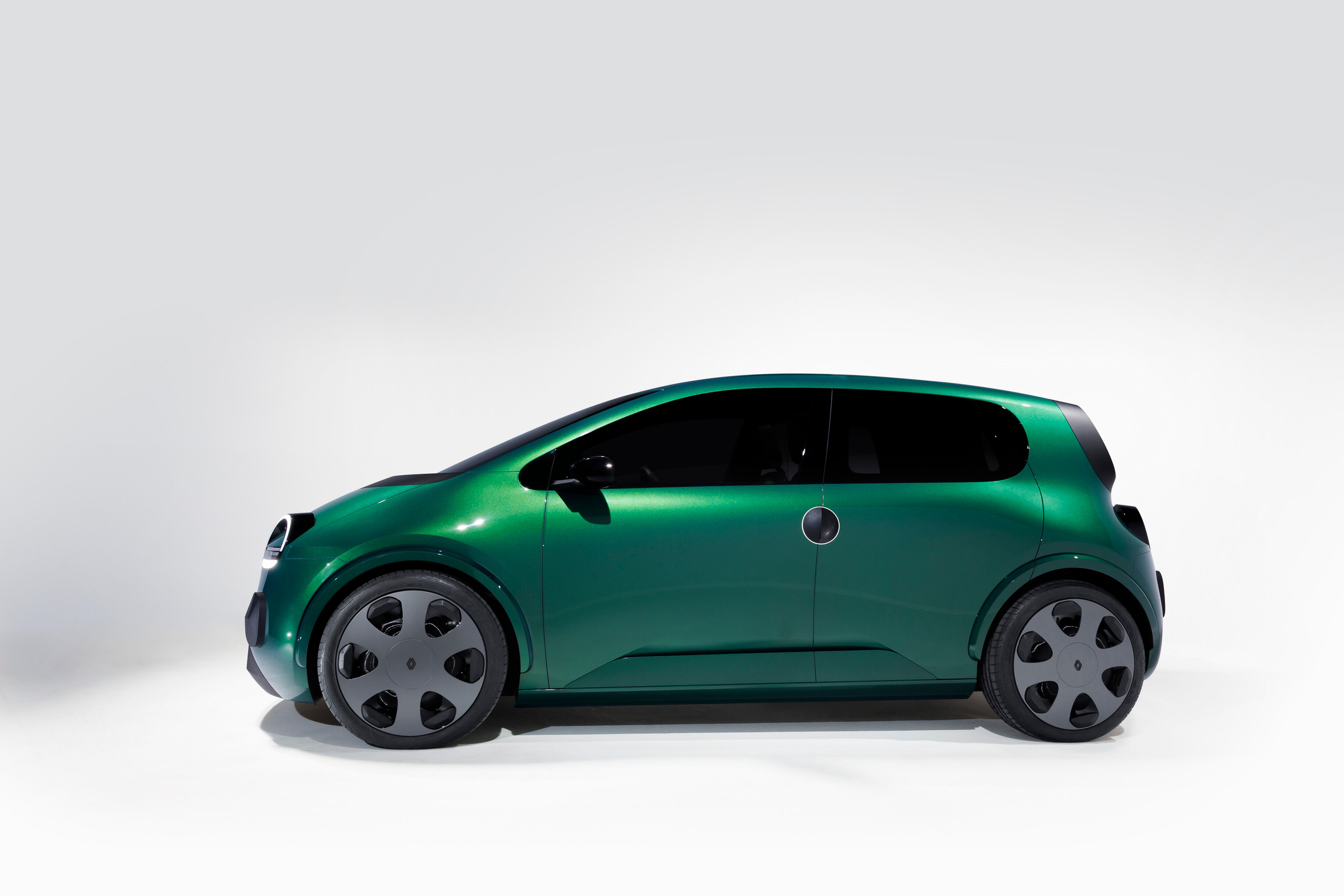 Renault Twingo eléctrico comenzaría su producción en 2026, según la marca.