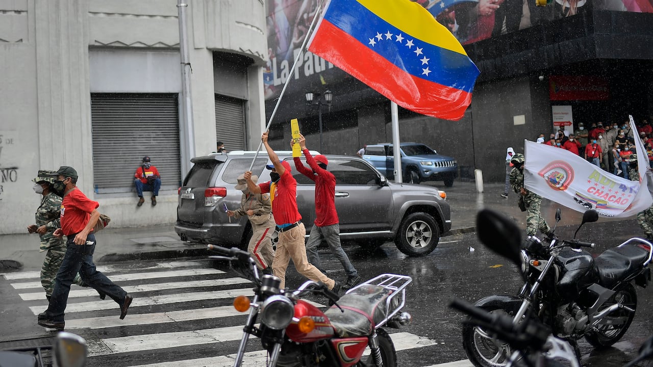 Las manifestaciones en el país vecino tuvieron la participación de personas afines al gobierno.