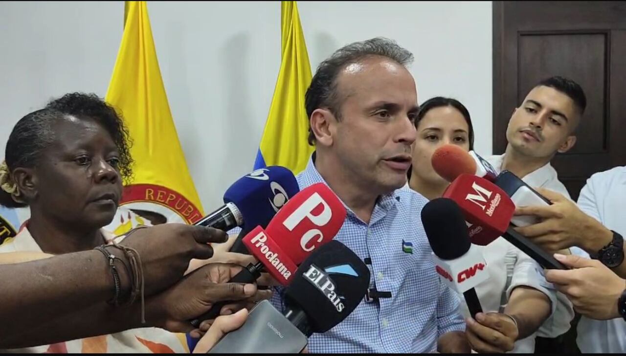 Este martes 26 de noviembre, se llevó a cabo la primera reunión del área Metropolitana del Suroccidente, conformado de izquierda a derecha por los alcaldes de Puerto Tejada, Cali y Jamundí