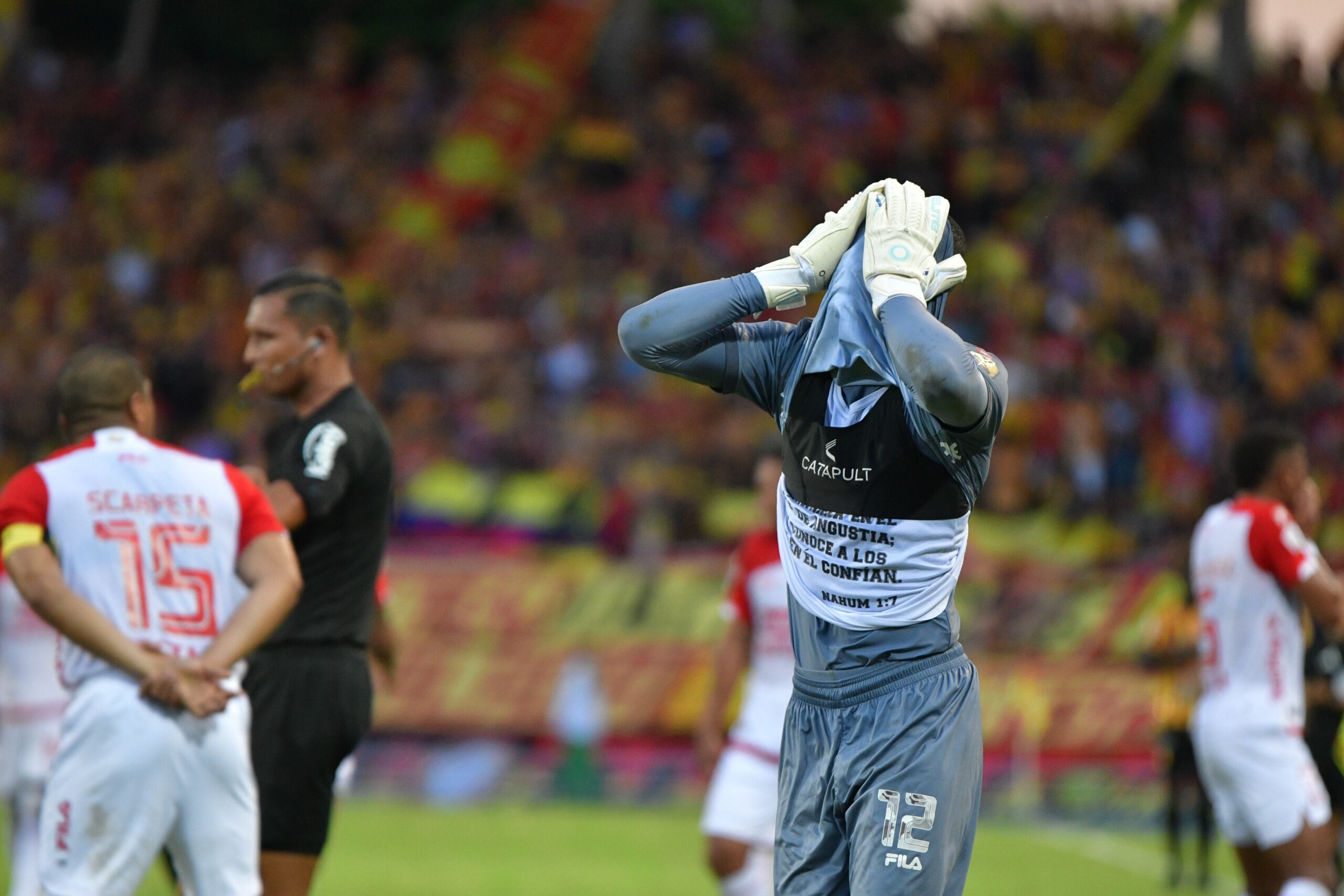 La expulsión del guardameta de Santa Fe le dio vida al Pereira.