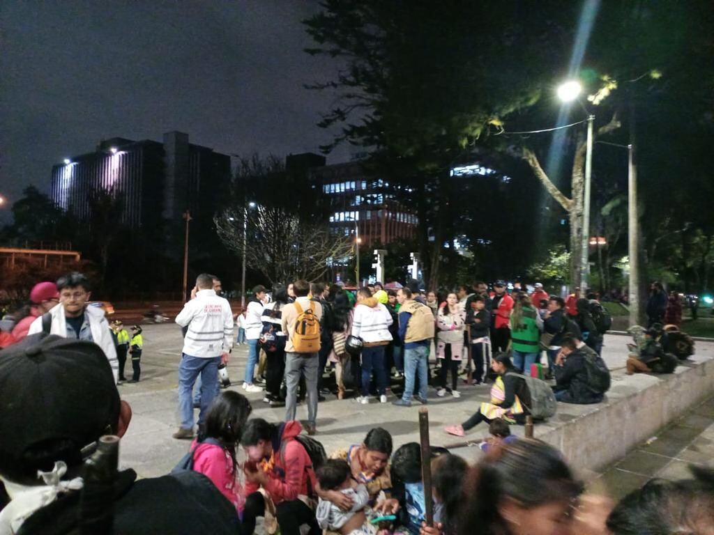 Los indígenas se encuentran en el parque desde altas horas de la mañana.