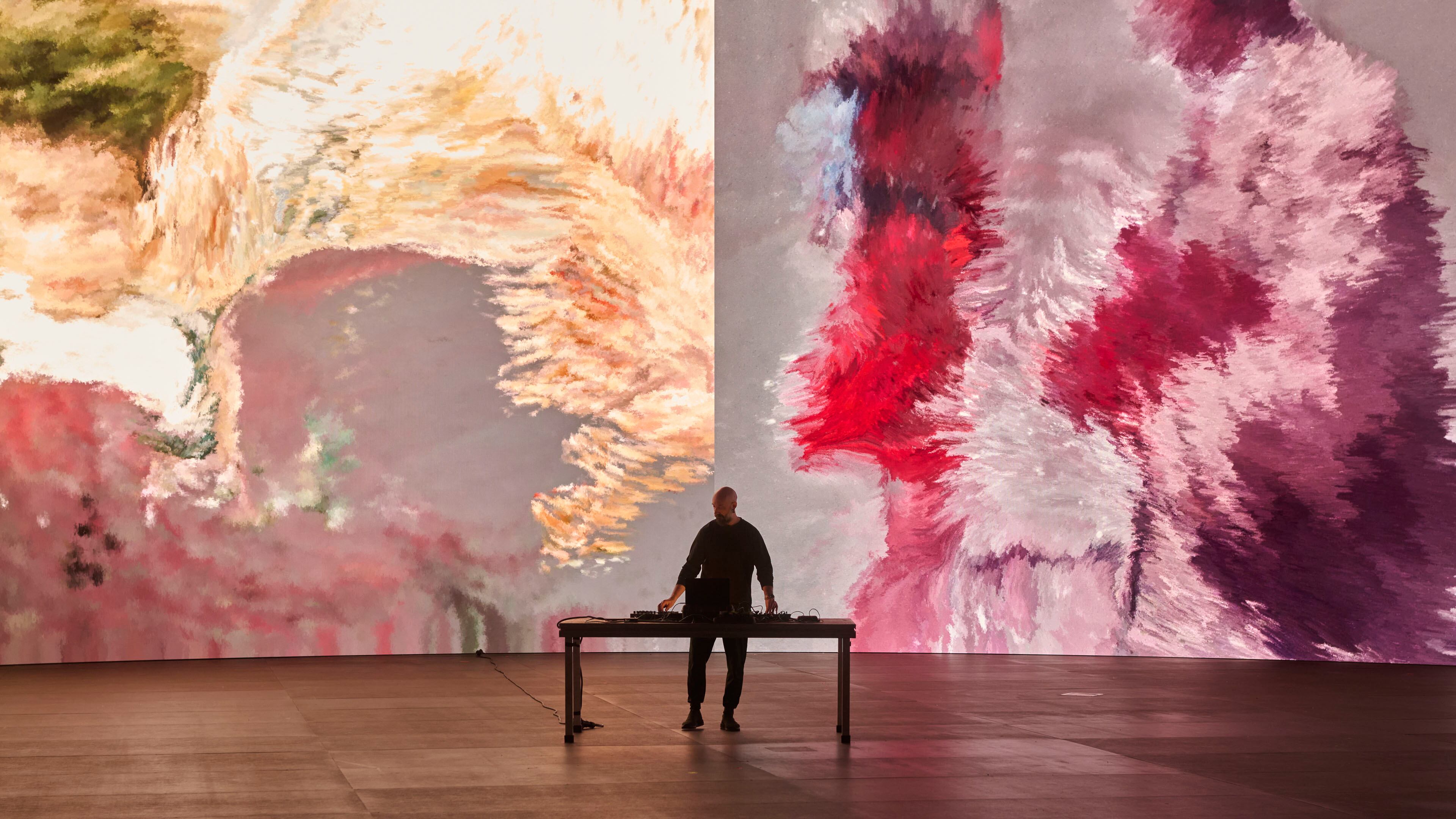 Luce, en vivo, en la Cinecitta.